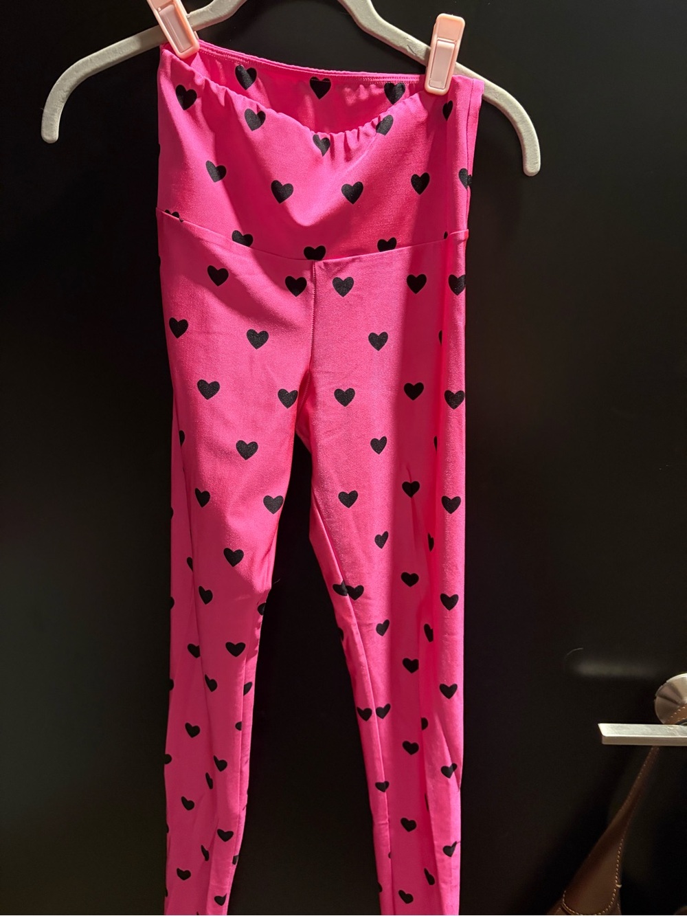 Goldsheep Hot Pink Leggings with Black Heart Print